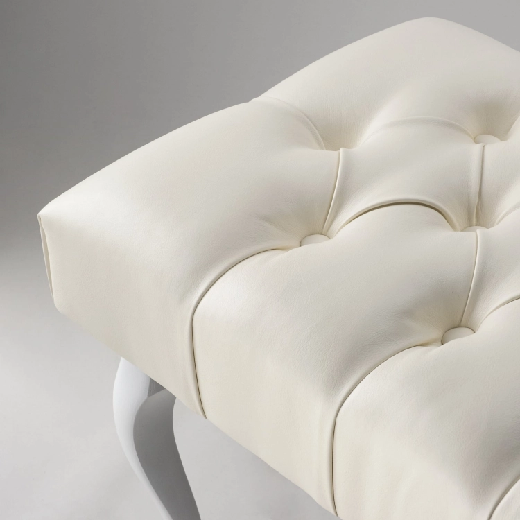 Panca da corridoio in pelle, trapuntata color crema, comfort e stile in un unico prodotto