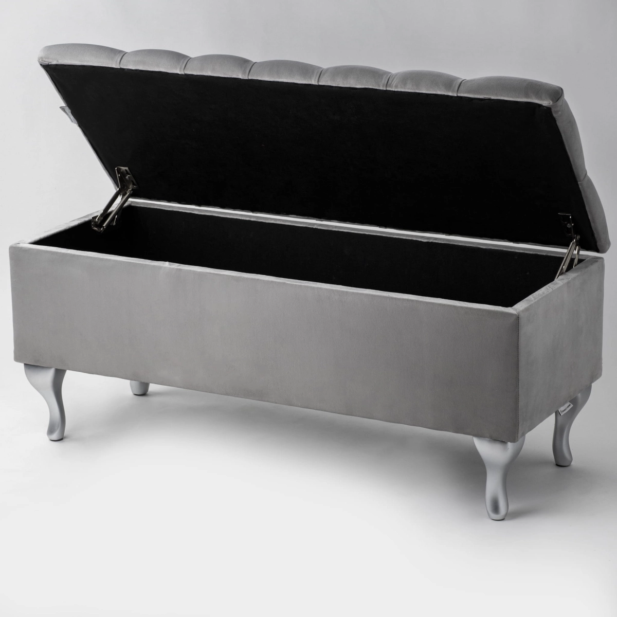 cassapanca trapuntata con seduta in grigio
