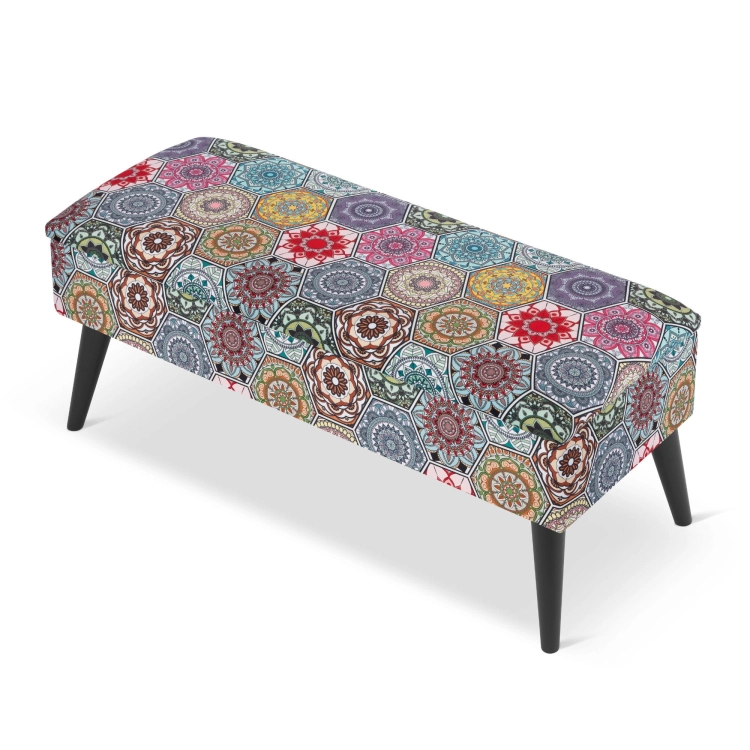 pouf contenitore imbottito a fantasia con gambe nere