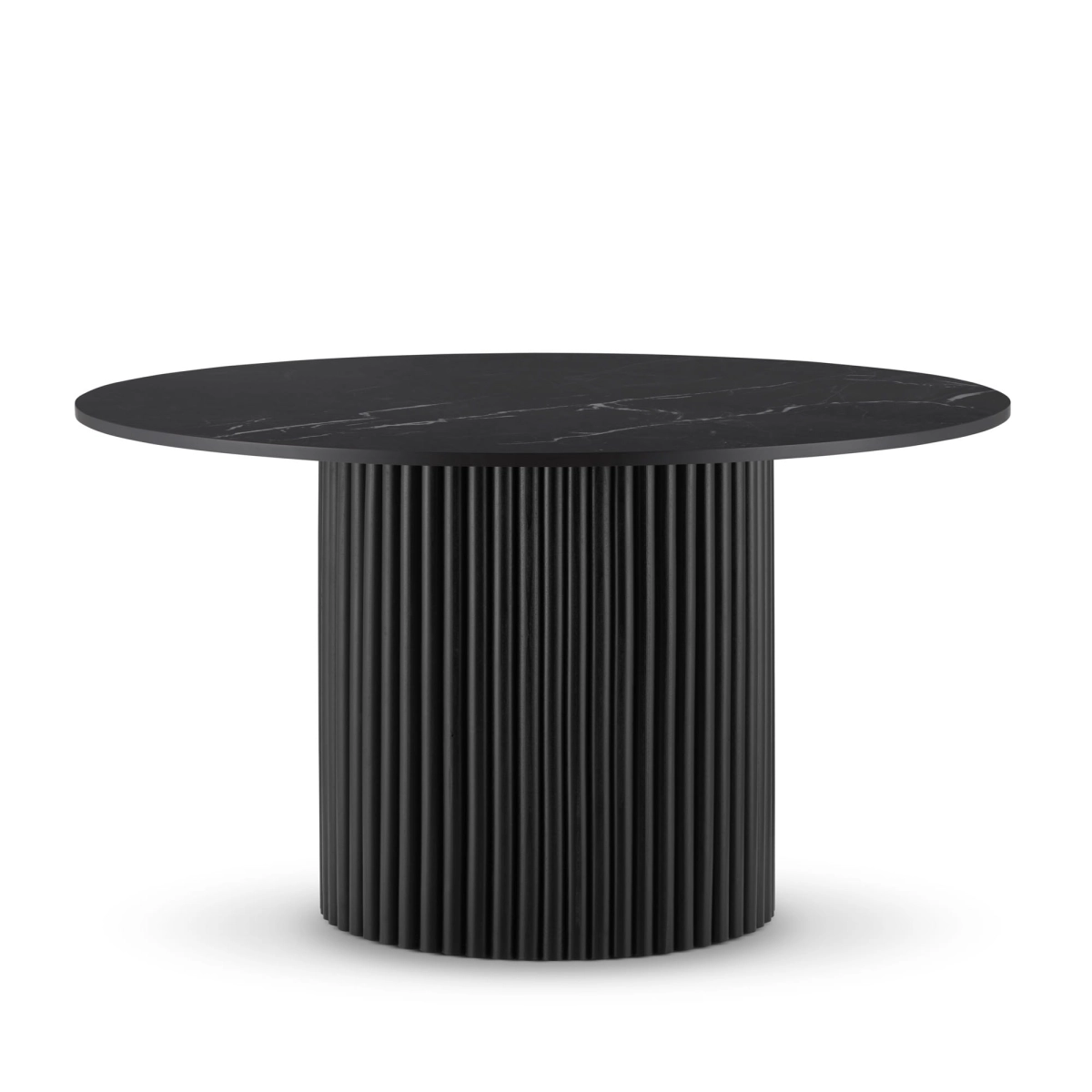 Elegante tavolo nero con piano in pietra e base scanalata per un interno elegante