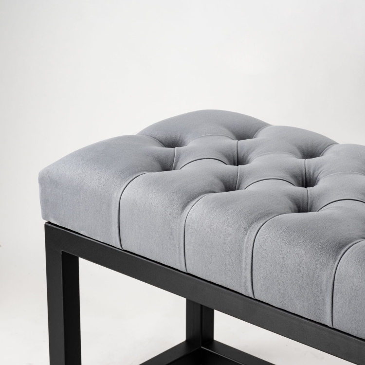 Panca industriale trapuntata su struttura in metallo