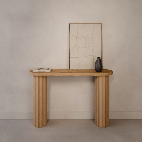 Consolle da ingresso con gambe in legno scanalate e piano del mobile