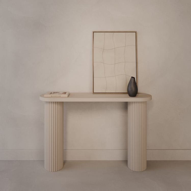 Consolle da ingresso con gambe in legno scanalate e piano del mobile