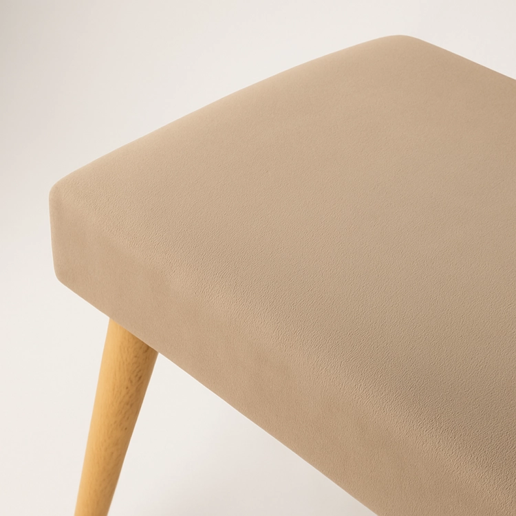 Elegante panca imbottita con gambe in legno