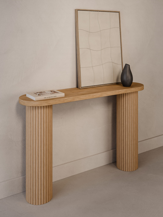 Drewniana konsola do przedpokoju z ryflowanymi nogami