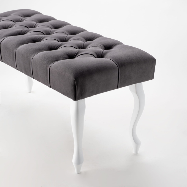 Panca trapuntata antracite con gambe bianche