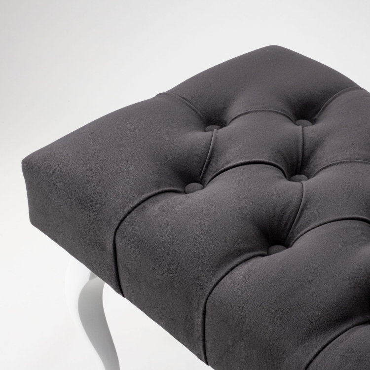 Panca trapuntata antracite con gambe bianche