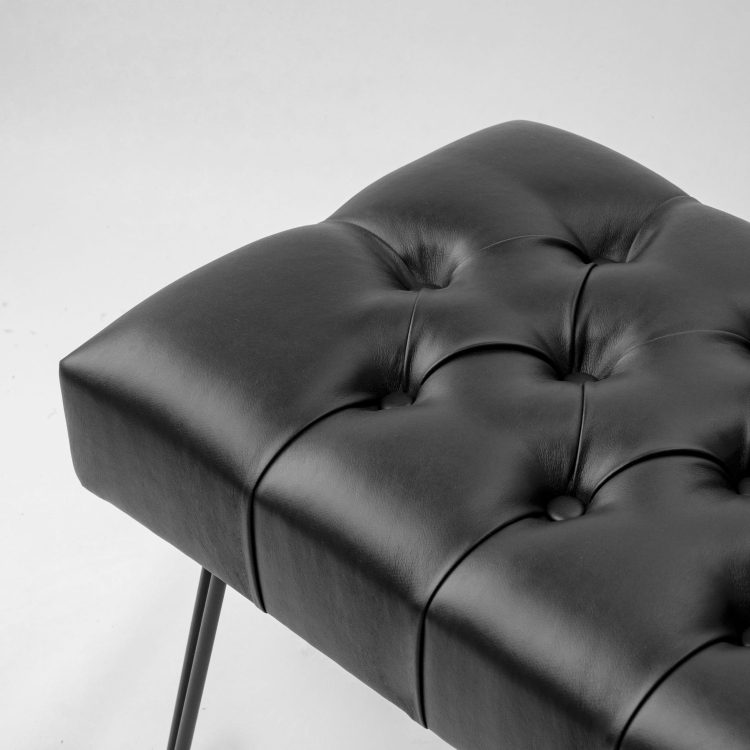 Panca in pelle nera con gambe in metallo in stile loft