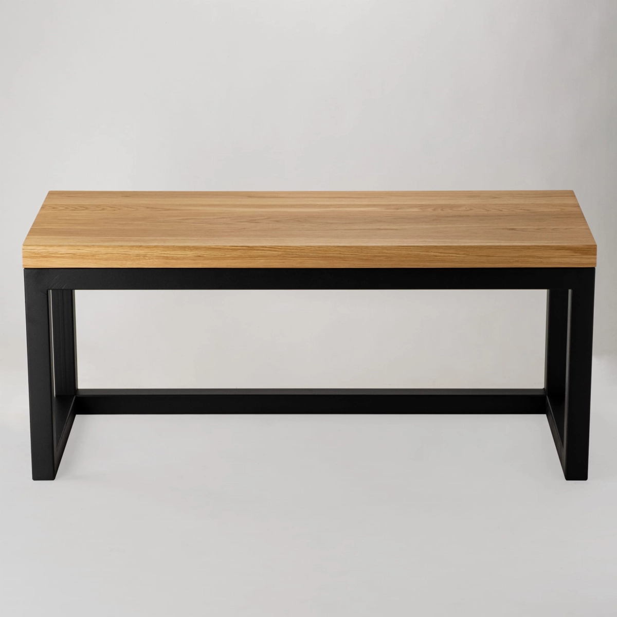 Panca con piano in legno e struttura in metallo in stile industriale