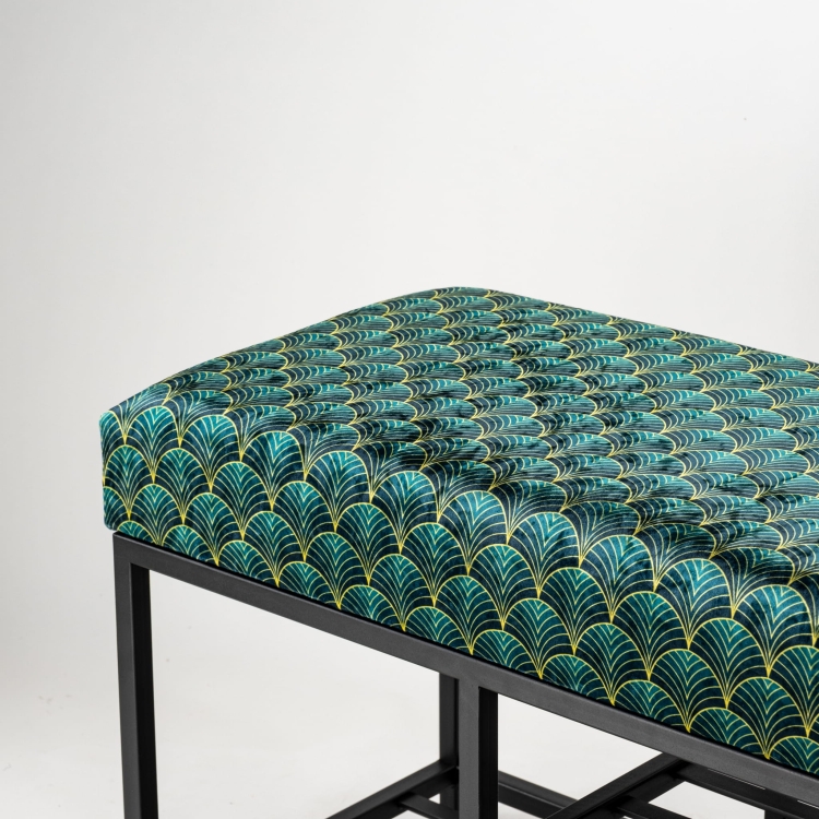 Panca imbottita in stile loft su base in metallo